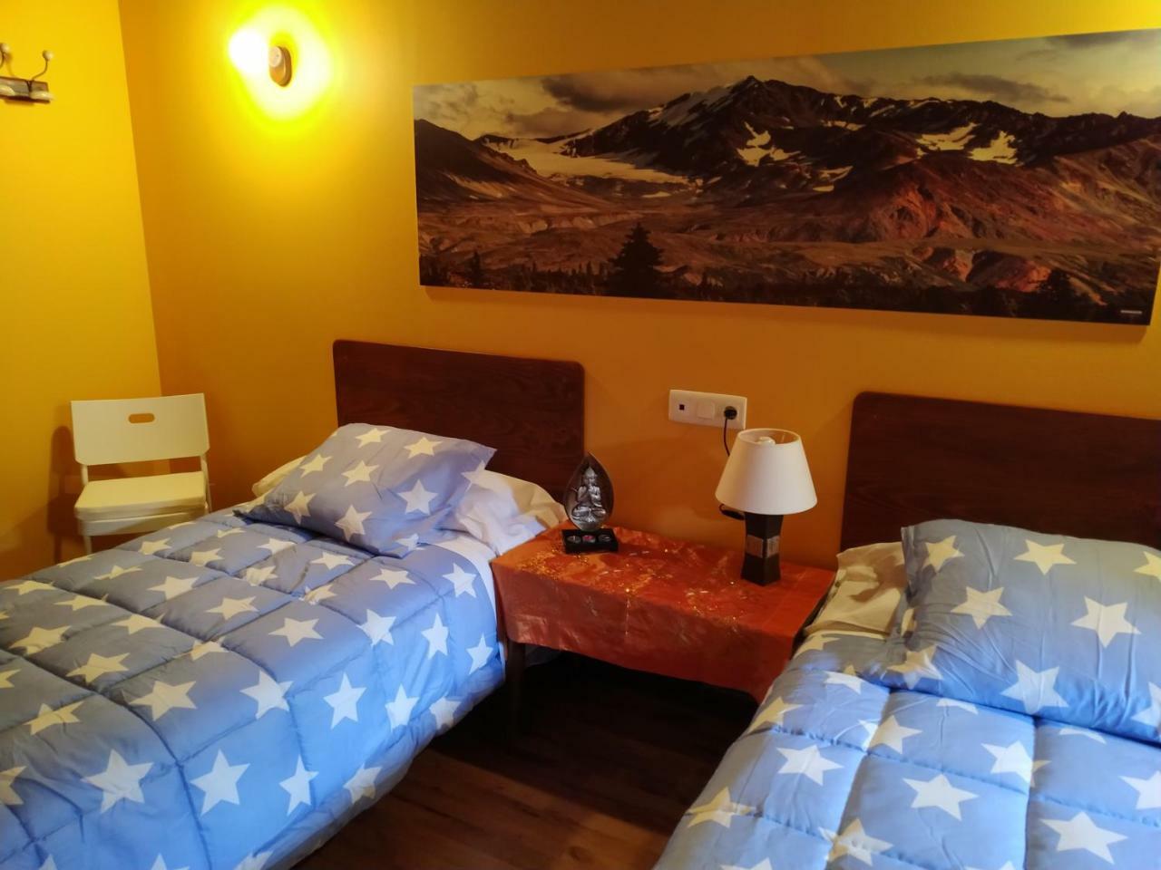 El Interior De Gaia Guest House Arriondas Bagian luar foto