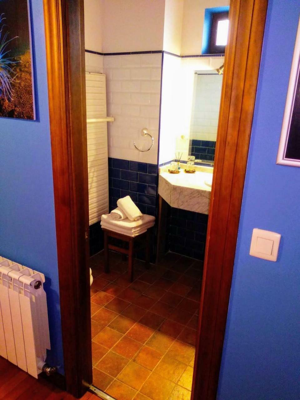 El Interior De Gaia Guest House Arriondas Bagian luar foto