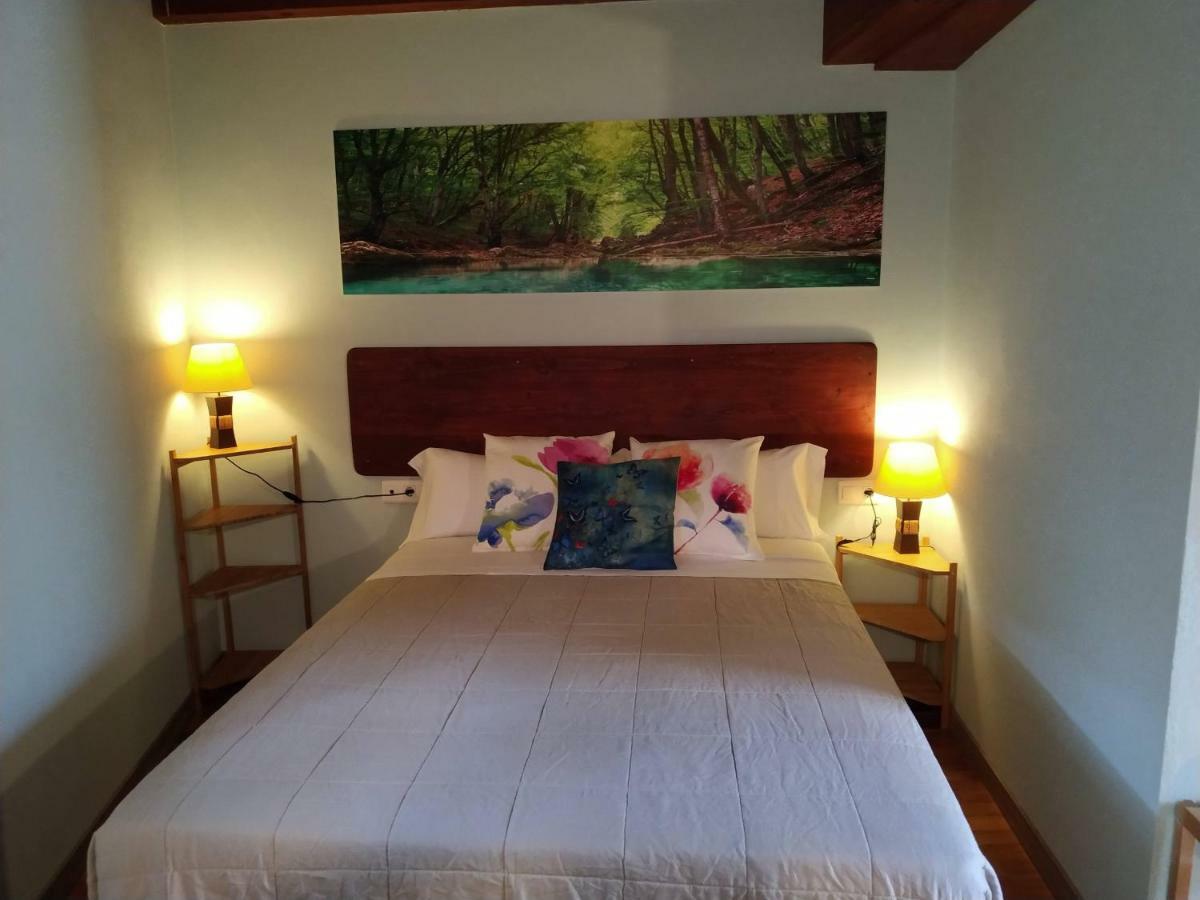 El Interior De Gaia Guest House Arriondas Bagian luar foto