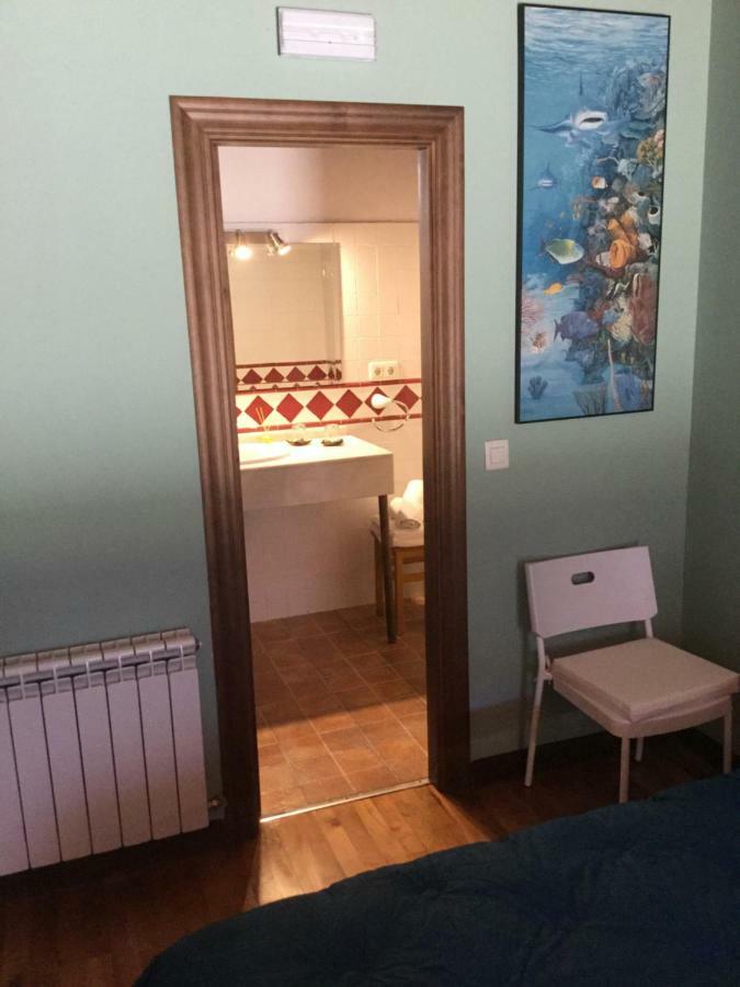El Interior De Gaia Guest House Arriondas Bagian luar foto